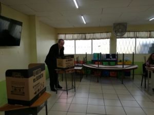 Calderón votó por el Dr. Hernández