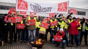 Huelgas en sector metalúrgico alemán paran producción en BMW y Audi