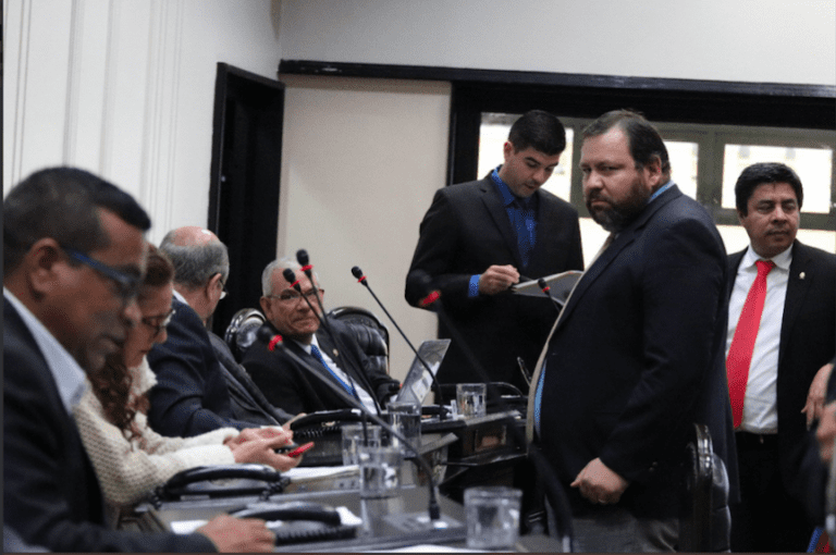 Gobierno pretende darle vía rápida a plan fiscal