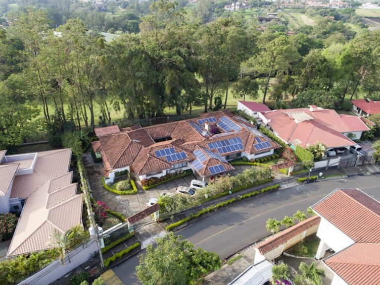 Fundación CRUSA firma alianza con BAC Credomatic para financiar empresas