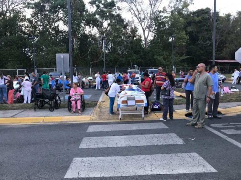 Incendio en hospital de Ciudad Cortés obliga a evacuar pacientes