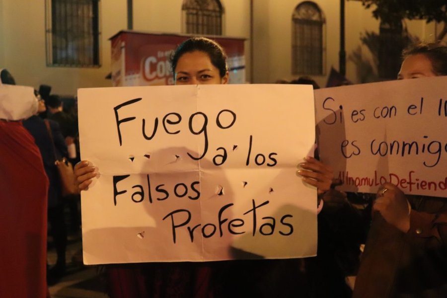 Cientos marchan por el Día Internacional de la Mujer