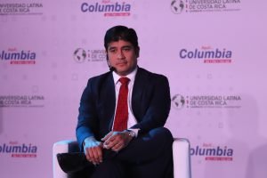 Carlos Alvarado complacido con asesoría de ingeniero supervisor de la trocha fronteriza