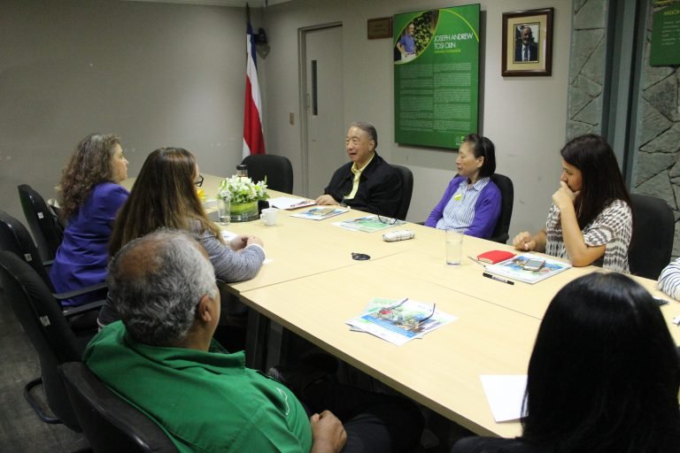 Presidente de la Unión Internacional para la Conservación de la Naturaleza visita Costa Rica