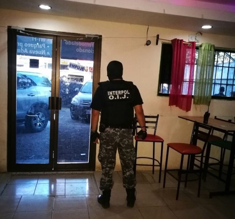 Fiscalía pide prisión preventiva contra sospechosas de prostituir a extranjeras en Zona Sur