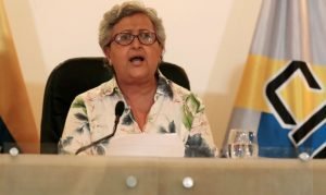 Postergan elecciones en Venezuela hasta mayo