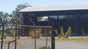 Estación de Transferencia deposita basura en el piso, pese a pronunciamiento del Minae