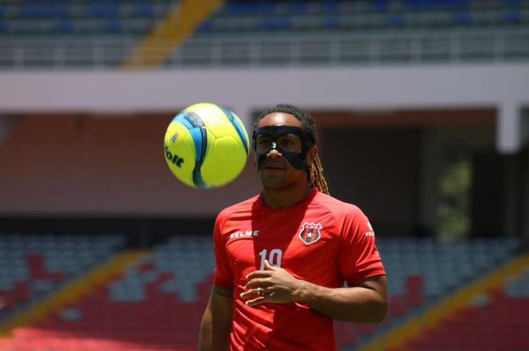 Artículo que aplicaron a McDonald: “Honra a quienes defienden la buena reputación del fútbol”