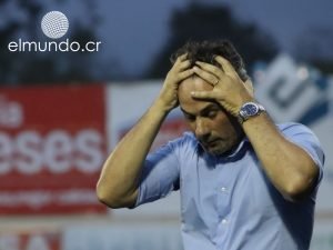 Alajuelense despide al entrenador uruguayo Nicolás Dos Santos