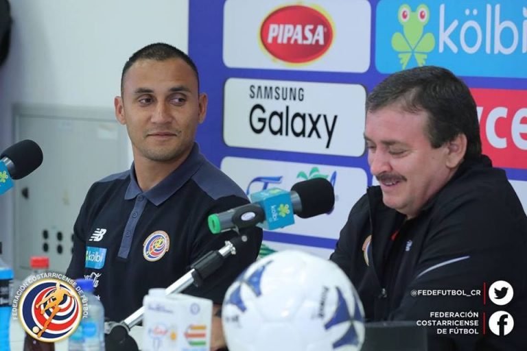 Óscar Ramírez se encuentra en Europa visitando a los legionarios