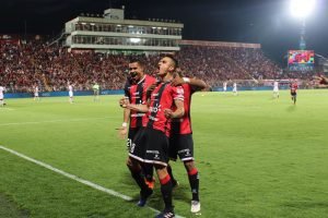 La Liga salió con un sistema defensivo, pero cuando sí lo ocupaba lo desarmó