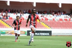 Los goles de Rojas y McDonald no servirán de mucho si no aparecen en la cuadrangular