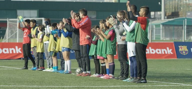 Sara y Sebastián, los niños ticos que están en un documental de fútbol de National Geographic