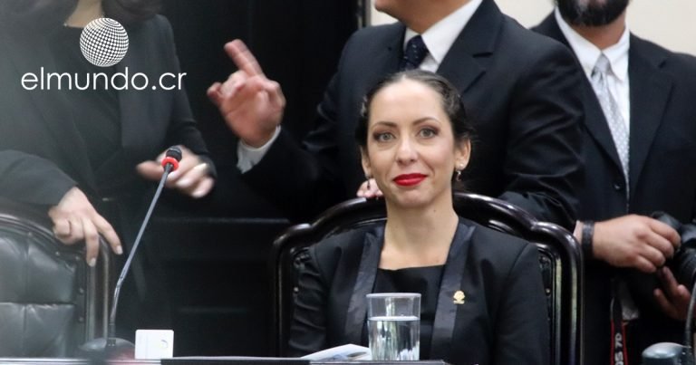 Histórico: Carolina Hidalgo se convierte en la tercera mujer en ocupar la presidencia del Congreso