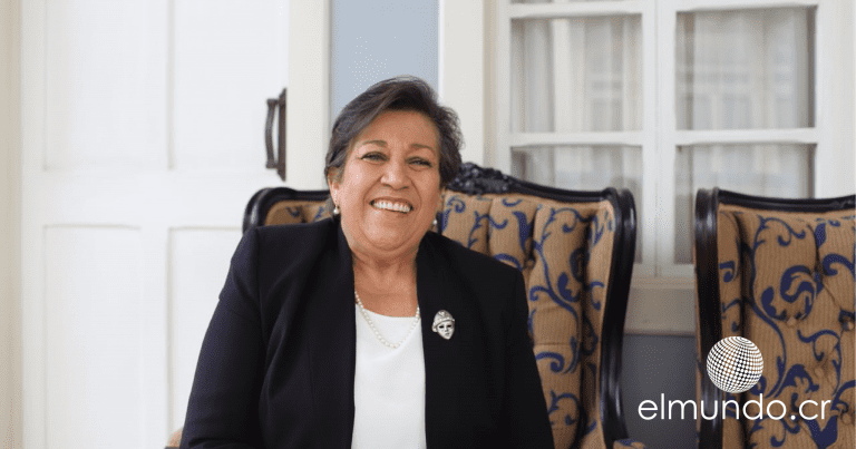 Emilia Molina: Siempre a disposición para servirle a este país