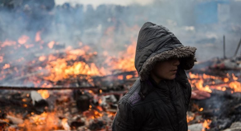 Francia debe mejorar la “situación inhumana” de los migrantes