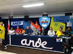 Sindicatos irán a huelga por plan fiscal