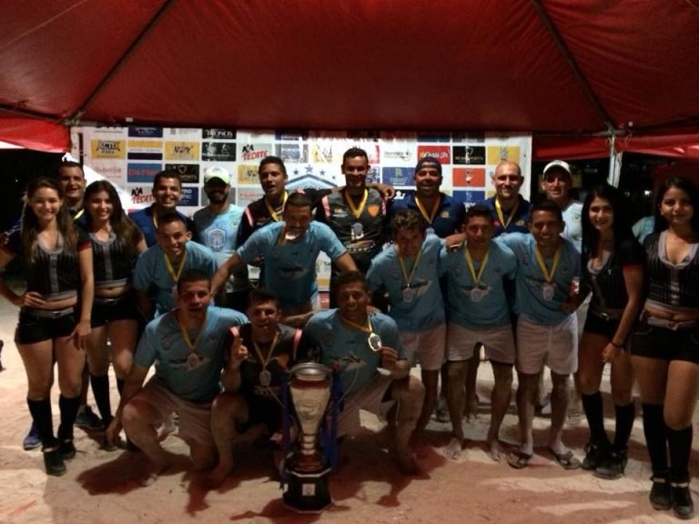 Equipo de Costa Rica gana copa de fútbol playa en México