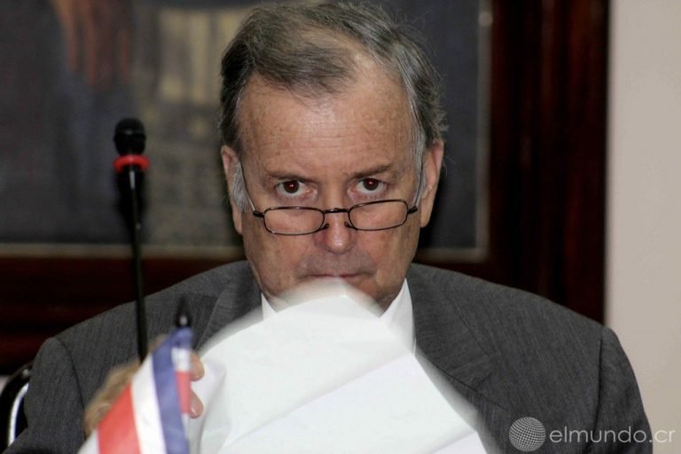 Ottón Solís deja vida política para dedicarse al BCIE donde devengará millonario ingreso