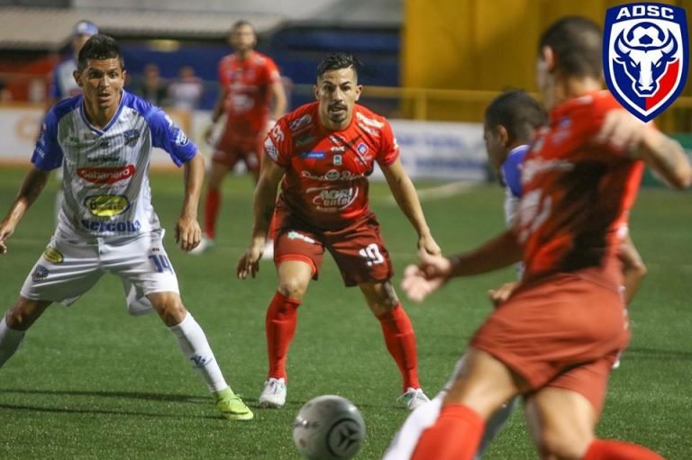 San Carlos y Jicaral empatan 3-3 en el primer partido de la final en la Segunda División