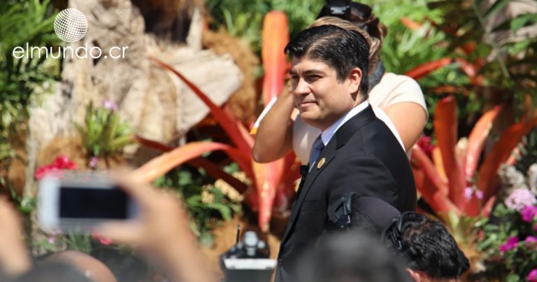 Presidente pide a Supremos Poderes reducir presupuestos del 2019