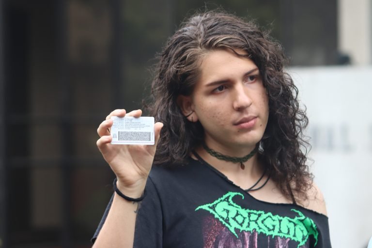 Pasaporte de personas trans estará acorde con su identidad de género