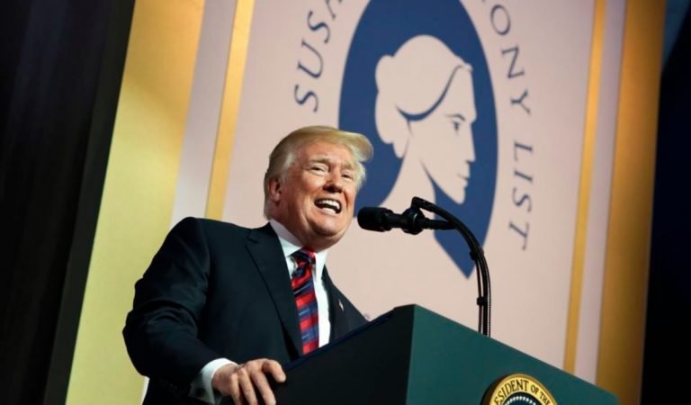 Nuevas políticas de salud de Trump limitarán acceso a control de natalidad y aborto