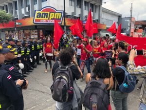 Fuerza Pública bloquea a manifestantes del movimiento por Estado laico