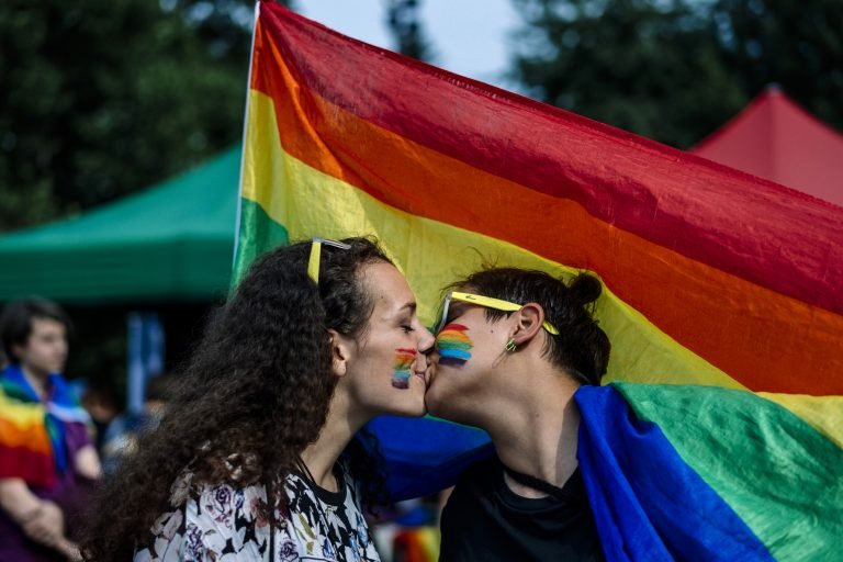 Estatal Canal 13 transmitirá en vivo primera boda LGTBI este martes