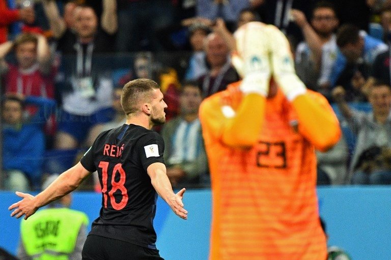 Croacia golea 3-0 a Argentina y clasifica a octavos de final del Mundial