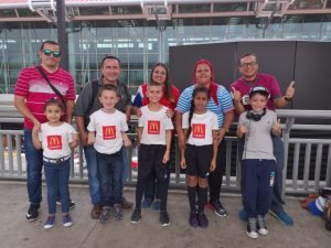 Niños viajan a Rusia para entrar de la mano de los seleccionados en el partido ante Brasil