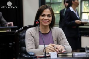 Patricia Villegas: Las mujeres somos atropelladas en la política