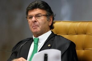 Justicia electoral podría anular comicios en Brasil por impacto de “fake news”