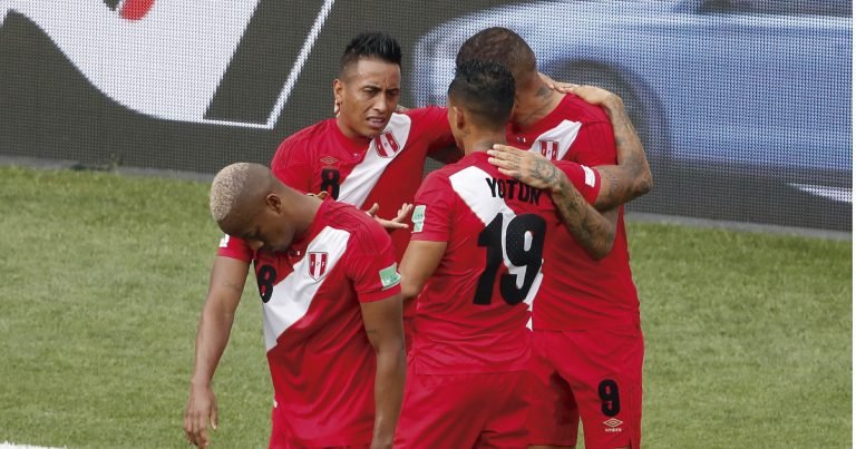 Perú se despide del Mundial con triunfo 2-0 ante Australia, que queda eliminada