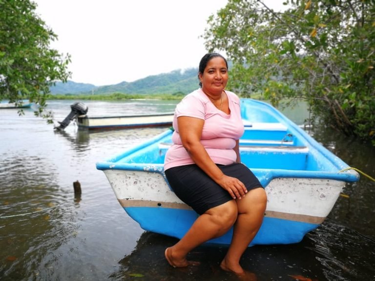 Pescadora costarricense comparte experiencias del sector pesquero artesanal en Brasil