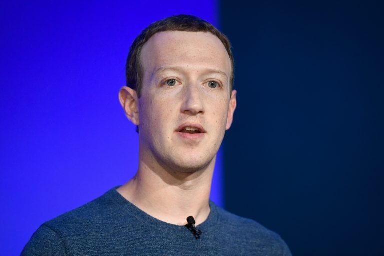 Zuckerberg, en el centro de la polémica de la negación del Holocausto