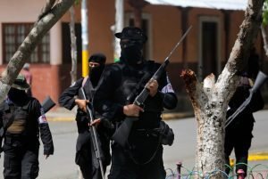 Dos estudiantes muertos en ataque de fuerzas de Ortega a iglesia en Managua