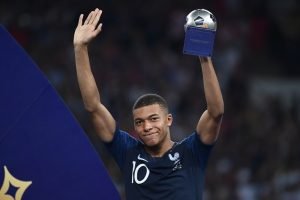 Mbappé con 19 años se convirtió en el Mejor Jugador Joven del Mundial