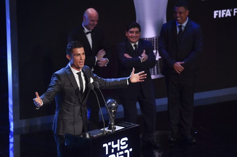 Messi y Ronaldo optan a “mejor jugador” de la FIFA, Neymar se queda fuera