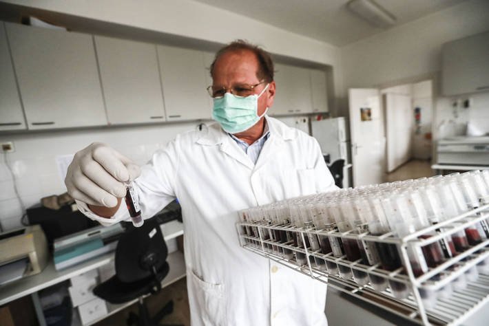 Países intensifican sus esfuerzos para combatir la resistencia a los antimicrobianos