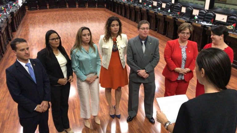 Nombran Comisión que investigará irregularidades en construcción del edificio del Congreso