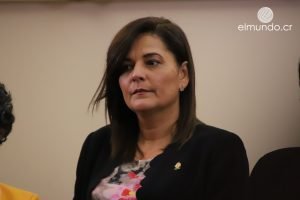 Mileidy Alvarado a rector de la UNA: Usted no se está poniendo la camiseta de Costa Rica
