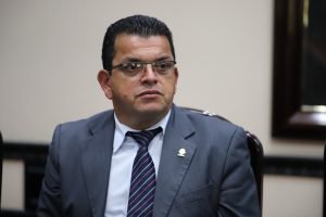 Luis Ramón Carranza defiende las ventas realizadas por el CNP a las escueles del país