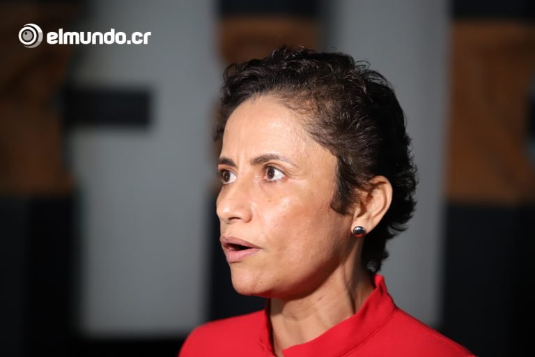 Yorleny León: “Tomé una decisión muy dura, pero responsable”