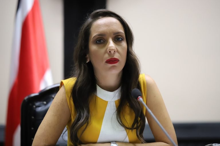 No ha sido fácil para nosotros ver el Congreso desde afuera, asegura Carolina Hidalgo