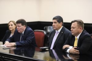 PIN y Republicano presentarán mociones de mejora a proyecto fiscal que votarán en contra