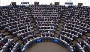 Eurocámara rechaza controvertida reforma de derechos de autor en la era digital