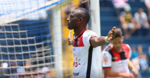 La Liga remonta y logra un gran triunfo de 2-3 en su visita al Cartaginés