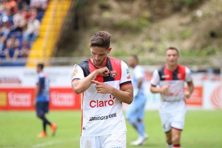 Jonathan Moya sustituye a Joel Campbell por lesión en gira asiática de la Selección de Costa Rica