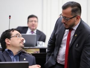 Villalta asombrado por “burla de signos externos” de sindicatos por parte de Enrique Sánchez